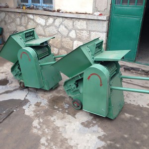 廠家專業(yè)生產(chǎn)直銷皮帶式松砂機(jī) 移動(dòng)松砂機(jī)價(jià)格