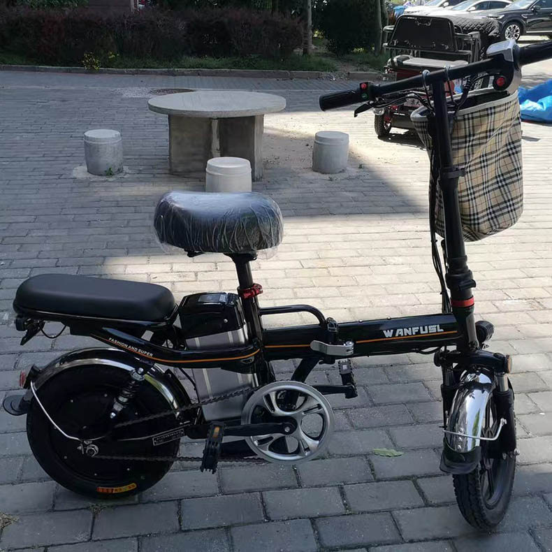 現(xiàn)貨直供迷你小型電動車 2021新款 便攜超輕折疊電動自行車