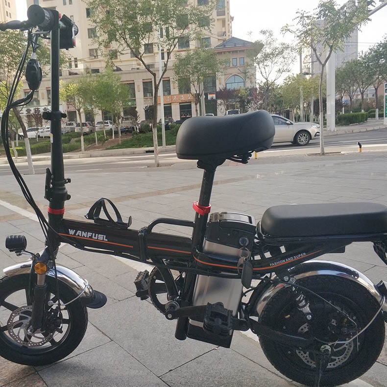 現(xiàn)貨直供迷你小型電動(dòng)車 2021新款 14寸鋰電池電動(dòng)車