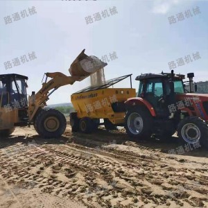 廠家供應白灰水泥粉料撒灰機 四輪車帶動布灰機 12方環(huán)保撒灰車